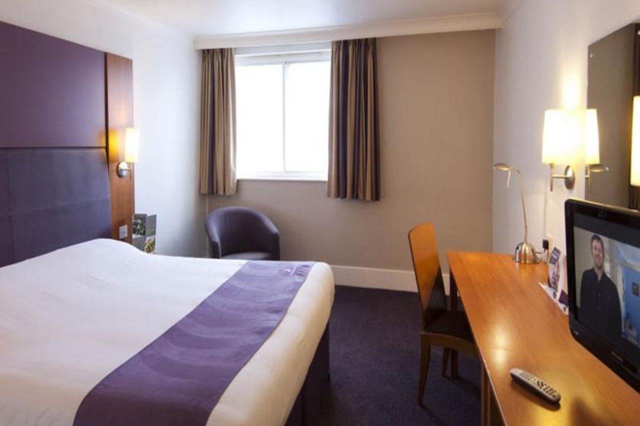 Premier Inn Dunstable / Luton Екстер'єр фото