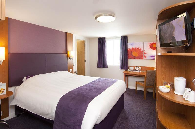 Premier Inn Dunstable / Luton Екстер'єр фото