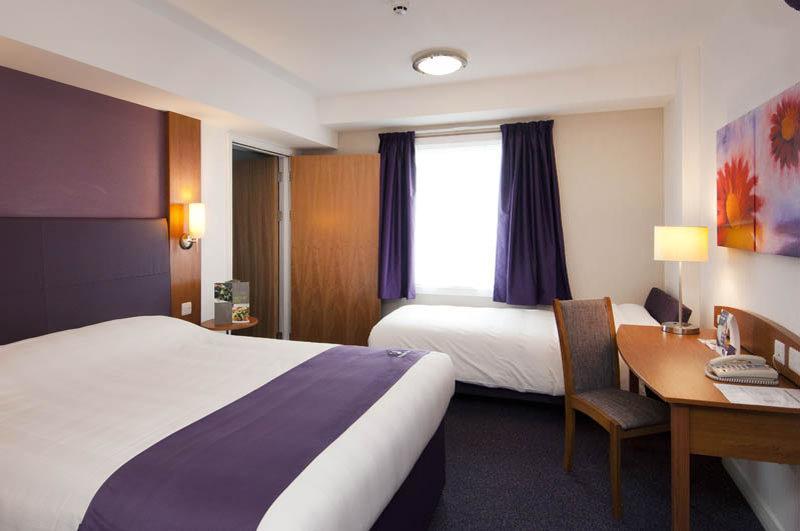 Premier Inn Dunstable / Luton Екстер'єр фото